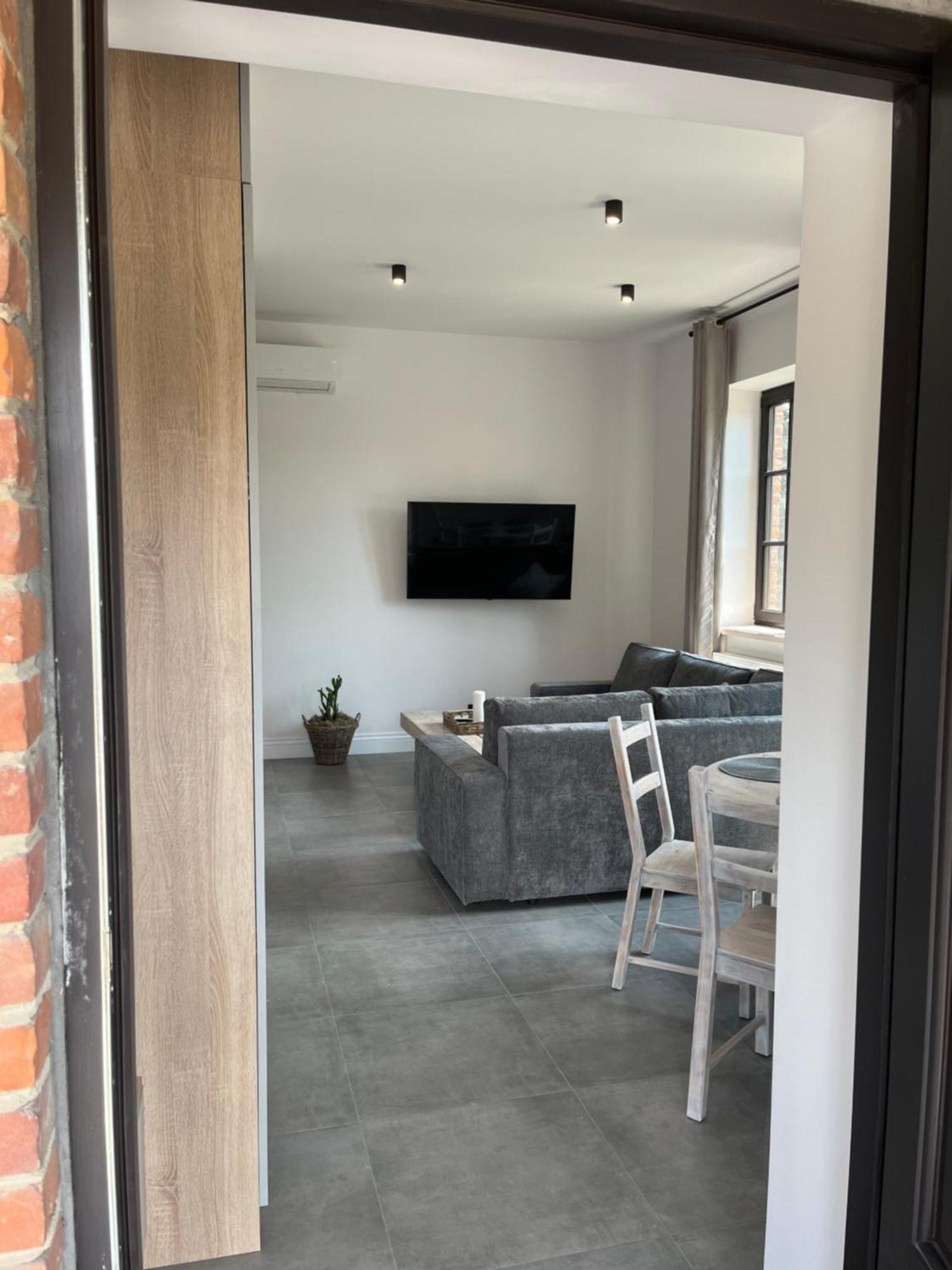 Neighbourhood Apartment Люблин Экстерьер фото
